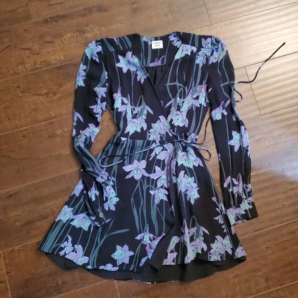 Aritzia Sunday best black side tie floral long sleeve dress